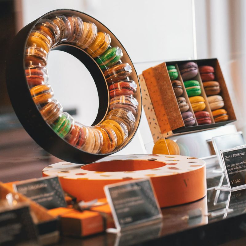 ¡Nuevos formatos de 20 macarons, 15 y 25 bombones ya disponibles!